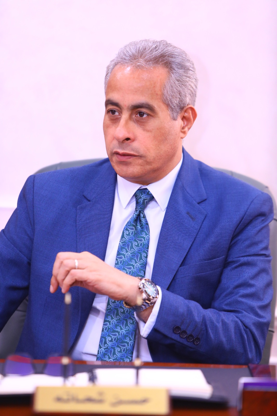 وزير القوى العامله